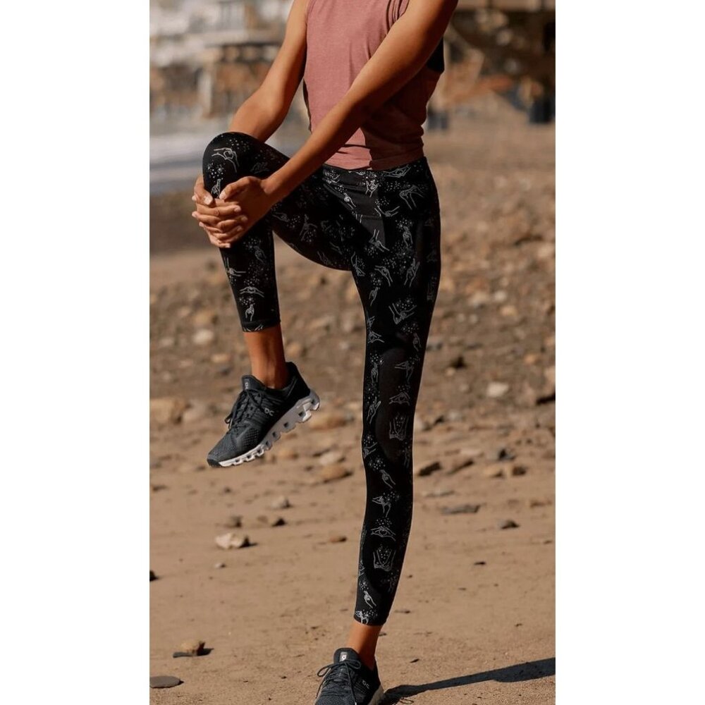 BEYOND YOGA black high waisted love struck leggings size S